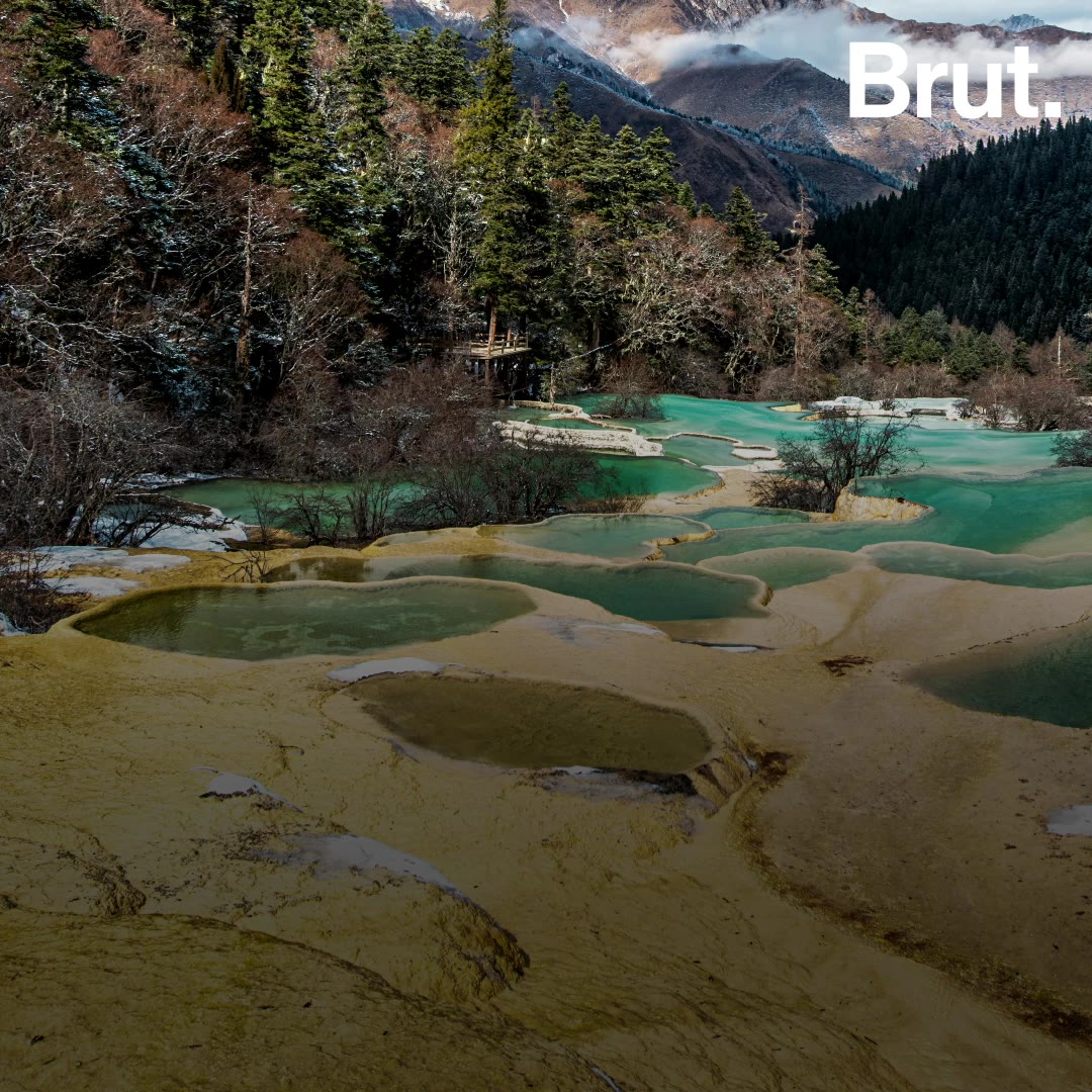 China: Yellow Dragon Valley's exceptional landscape | Brut.