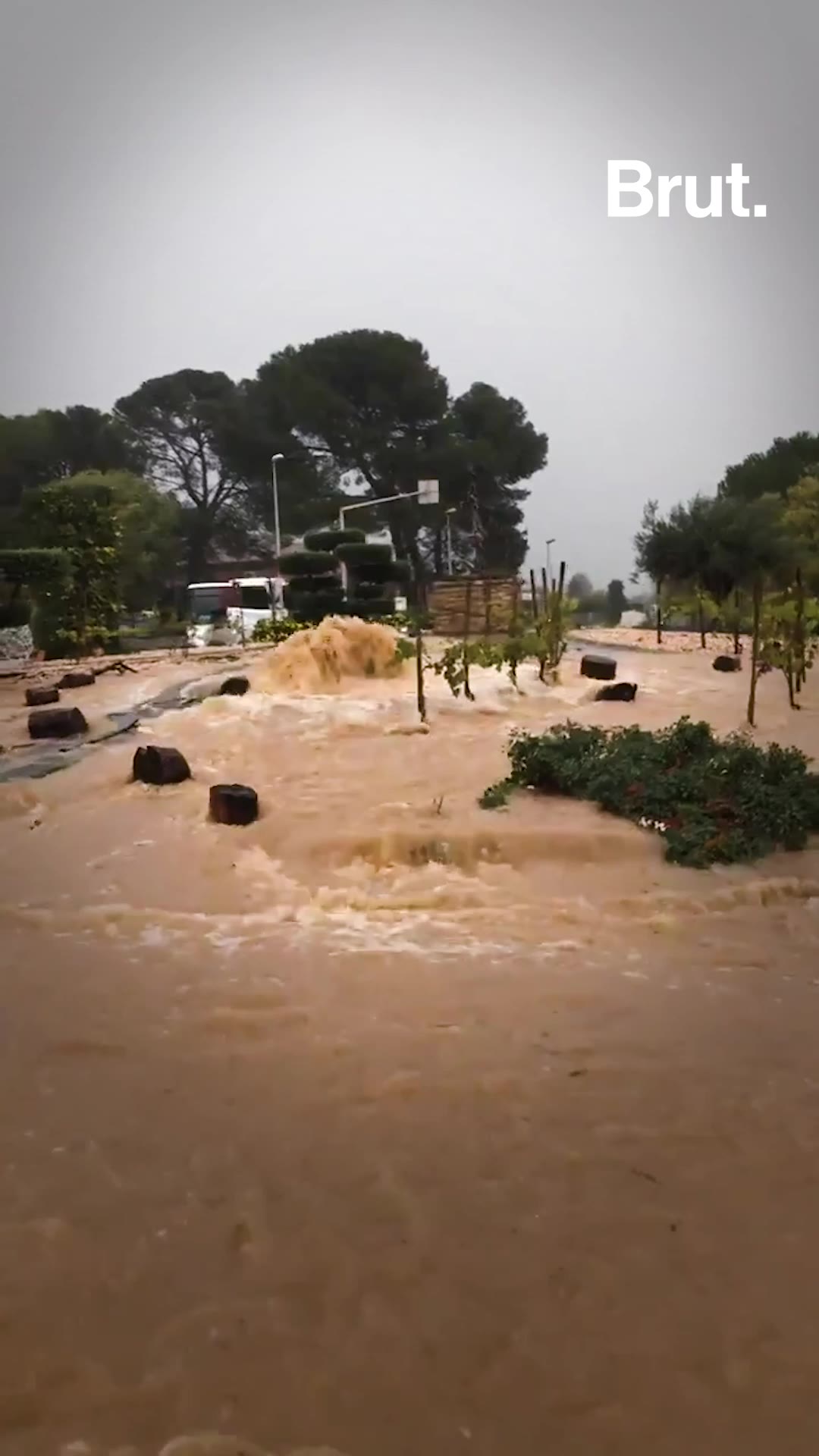 Des Inondations Meurtrieres Dans Le Sud Est De La France Brut