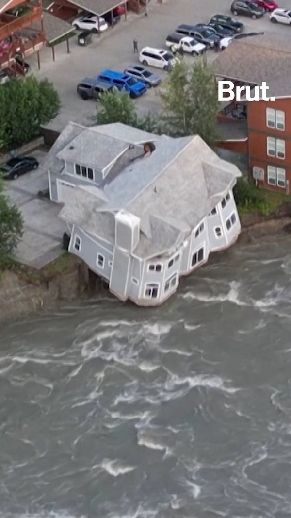 Glacial flood wipes out homes in Alaska | Brut.