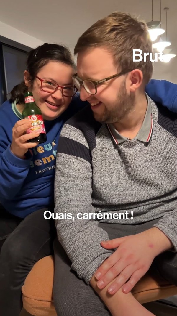 Ils sont 10 : 5 handicapés et 5 valides, et ils vivent en colocation | Brut.