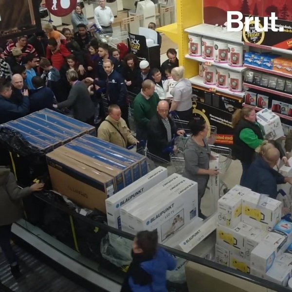 L'impact Du Black Friday Sur La Planète | Brut.