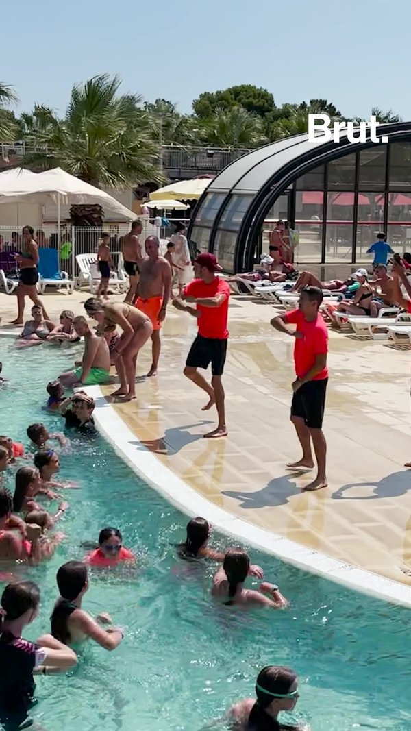 Son job d'été animateur de camping Brut.